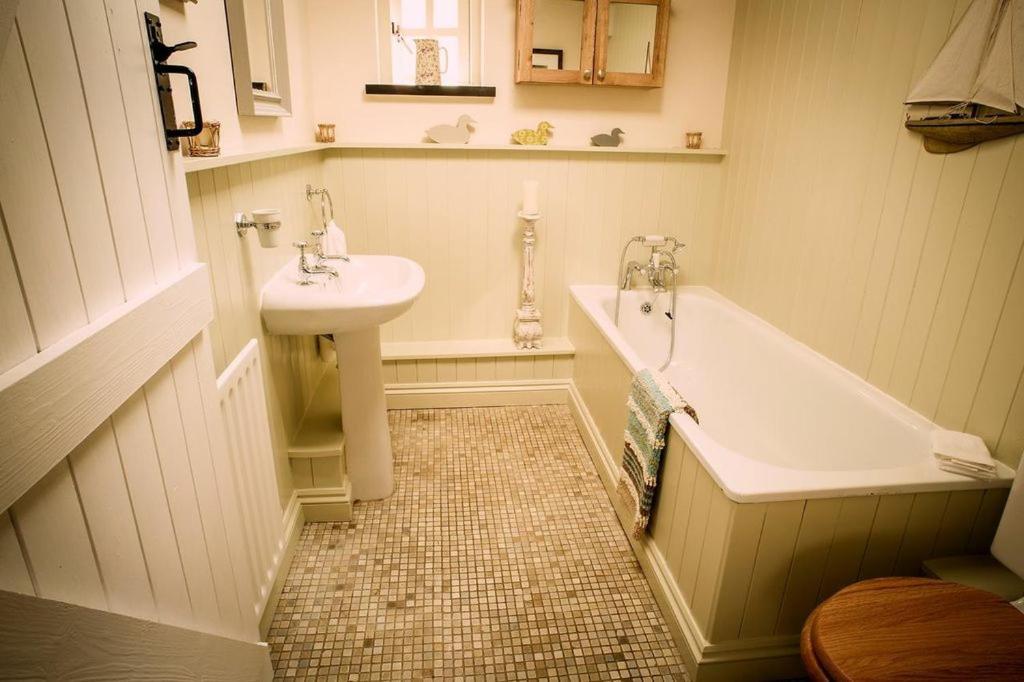 Charming Welsh Cottage Johnston Екстериор снимка