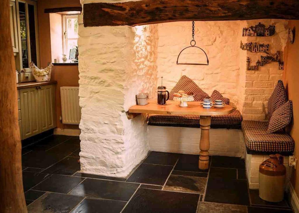 Charming Welsh Cottage Johnston Екстериор снимка